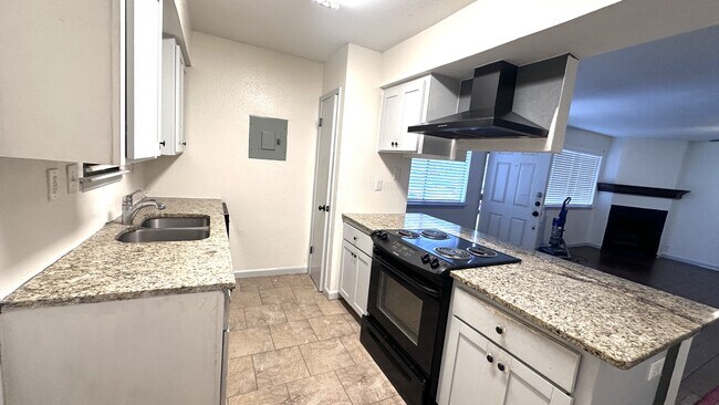 Photo - 1932 Hidden Way