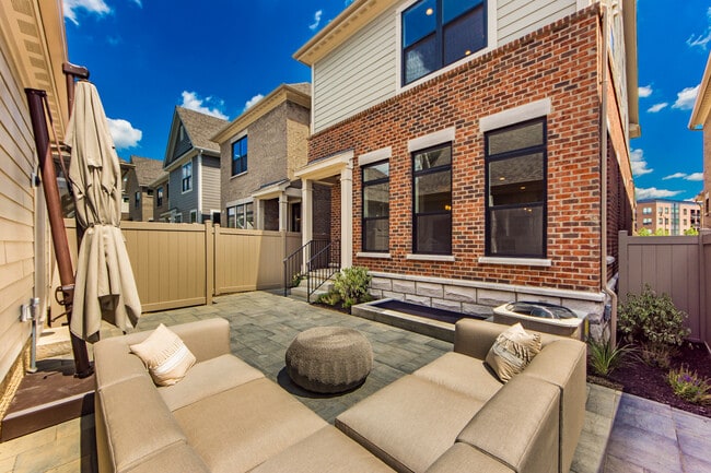 Photo - 933 Pullman Pl