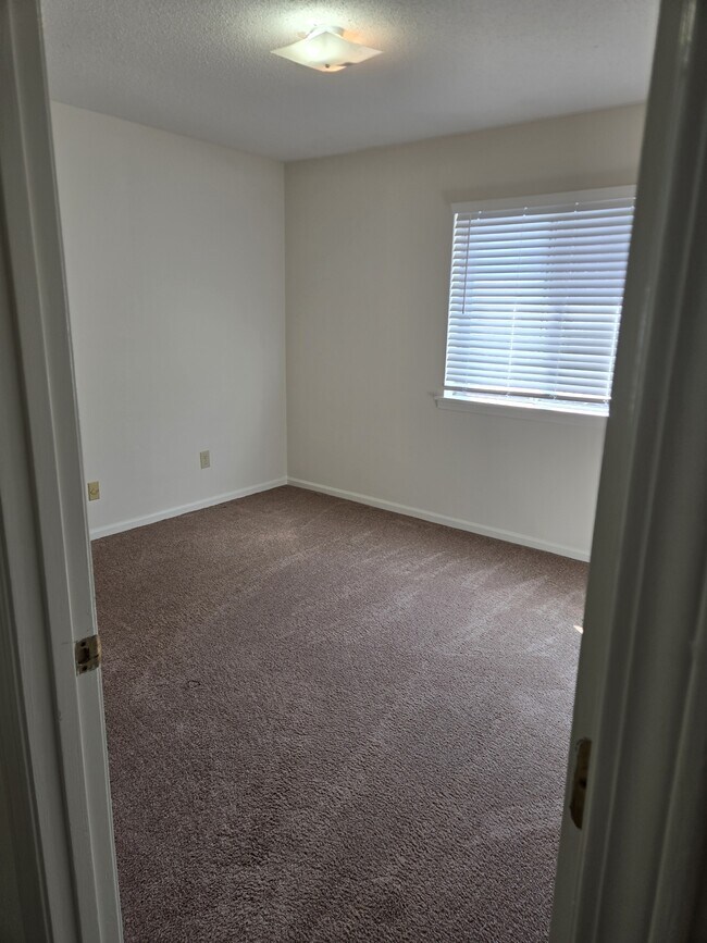 Photo - 3703 Southborough Rd Unidad C