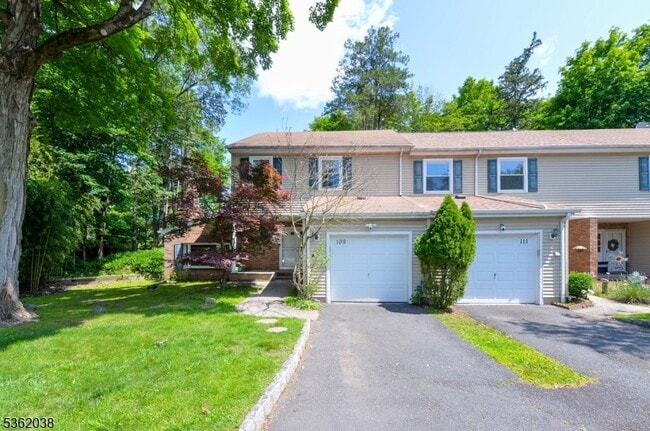 Photo - 109 Saratoga Square Townhome
