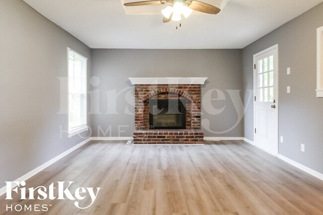 Photo - 303 Monroe Ave