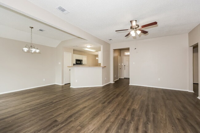 1433 Spicewood Dr