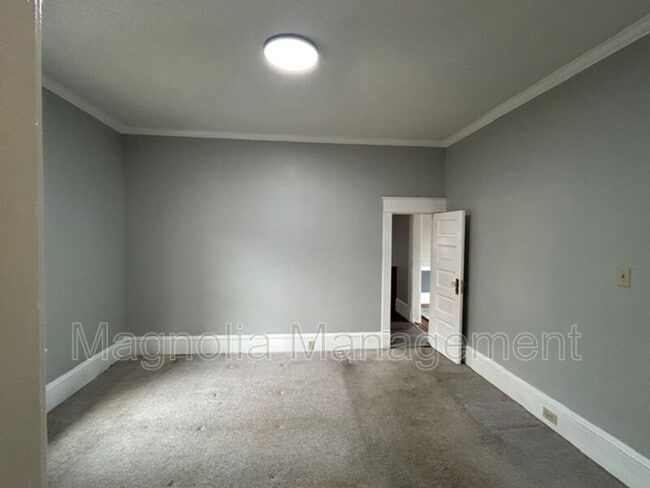 Photo - 107 W Jennette Ave