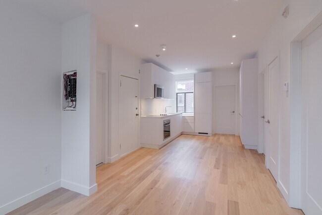 Photo - 6885-6891 Sherbrooke west Unit 17