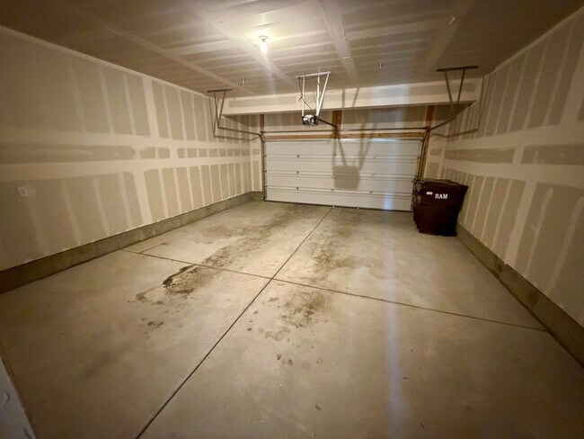 2120 Falling Leaf Dr Unit 3