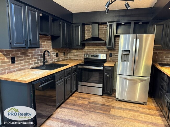 Photo - 2 Bedroom Townhouse **50% off December's Rent with a December 2025 Move In**