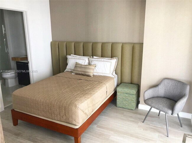 Photo - 45 SW 9th St Unidad 2308