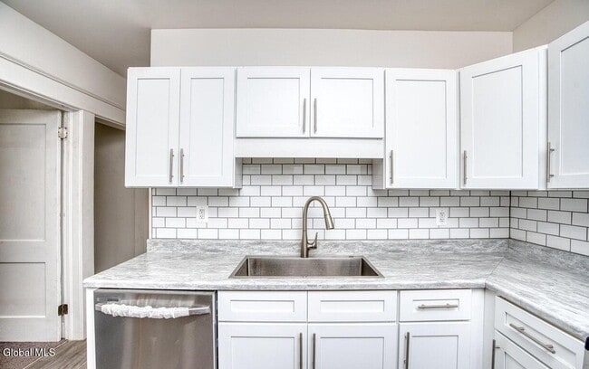 Photo - 1538 Nott St