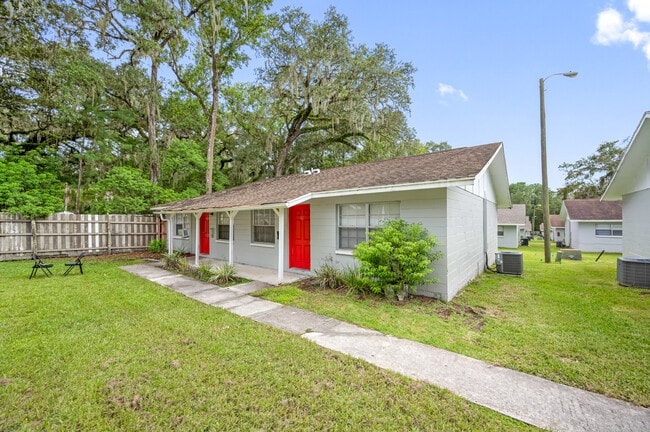 Sunny Point Apartments