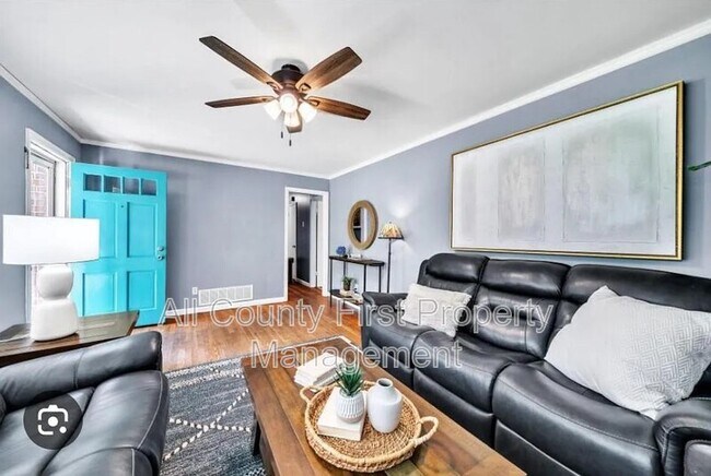 Photo - 4106 N Shallowford Rd