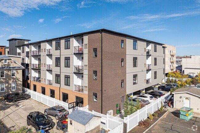 Alternar - 35 W Price St