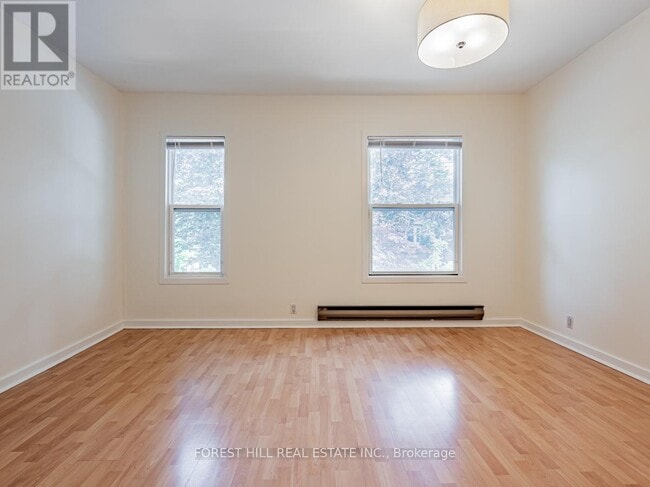 Photo - 70 Macpherson Ave Unit Upper