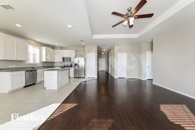Photo - 2023 Avondown Rd