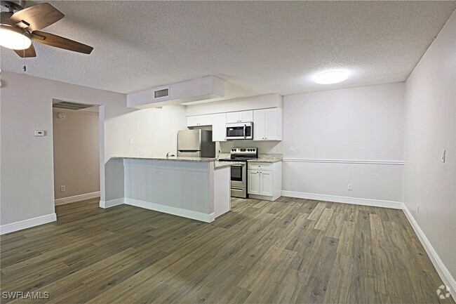 Building Photo - 5305 Summerlin Rd Unit 515 Rental