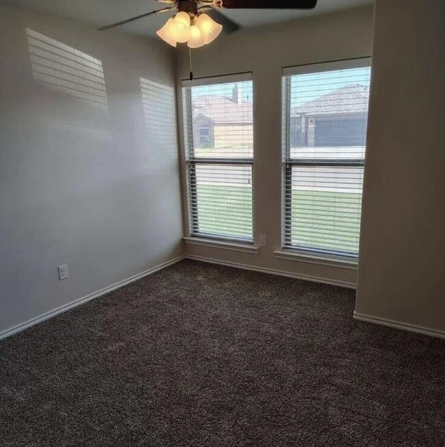 Photo - 7046 95th St