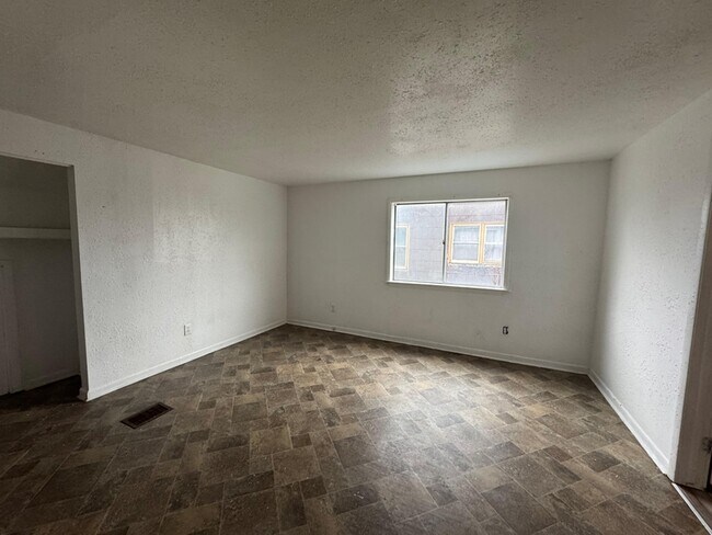 Photo - 14925 Mendota St