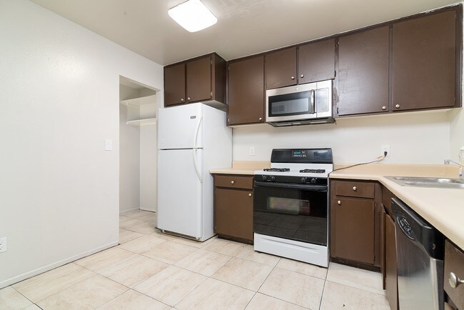 Primary Photo - Phoenician Palms