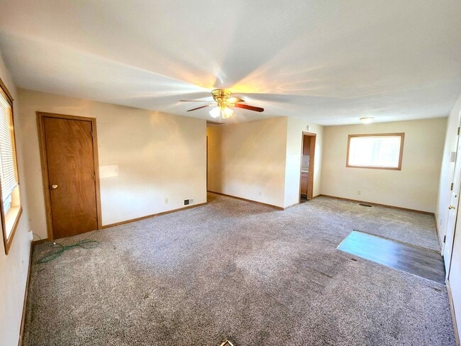 Photo - Easy Access to Shopping and Highway!