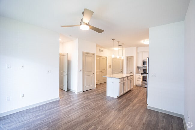 Oak- 1BR, 1BA