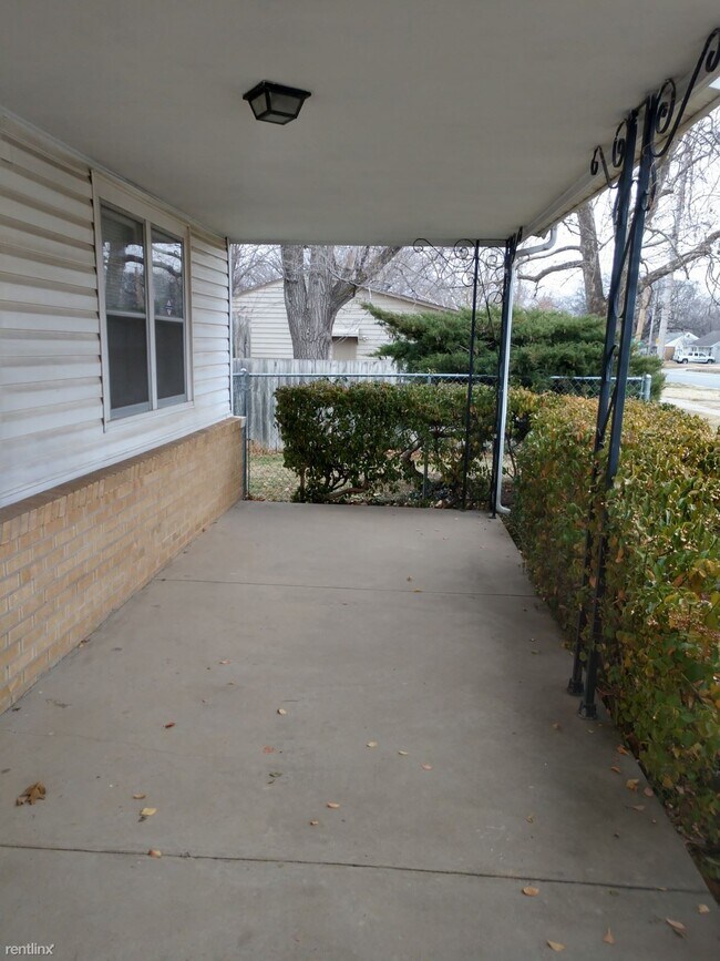 Photo - 3 br, 1 bath House - 2602 E Pawnee St