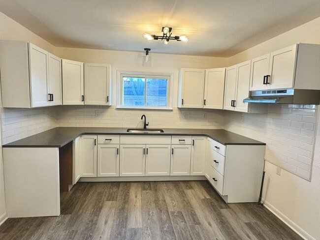 Photo - 6022 Clover Ln