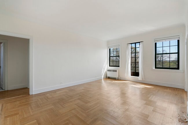 Photo - 14 N Chatsworth Ave