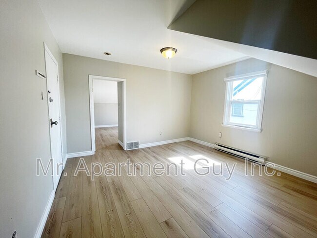 Photo - 139 Church St Unit 3