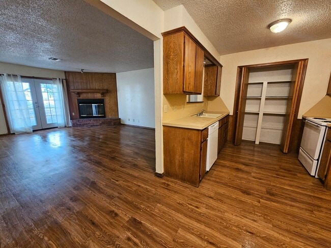 Photo - SE Norman! Easy Access to I35.