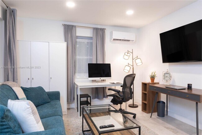 Photo - 1828 Jefferson St