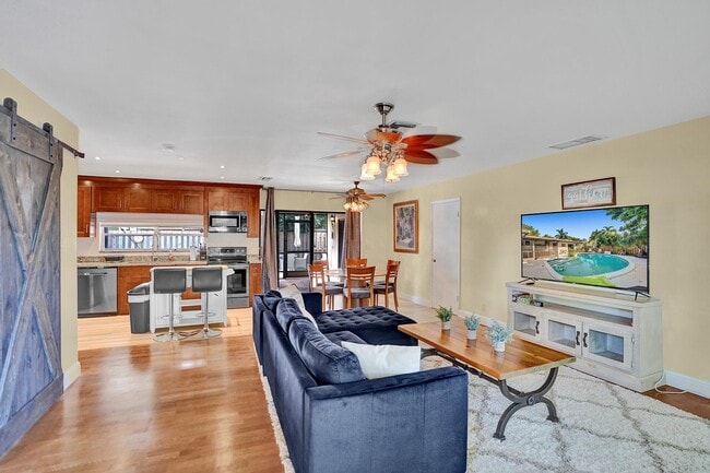 Photo - 2620 NE 19th St