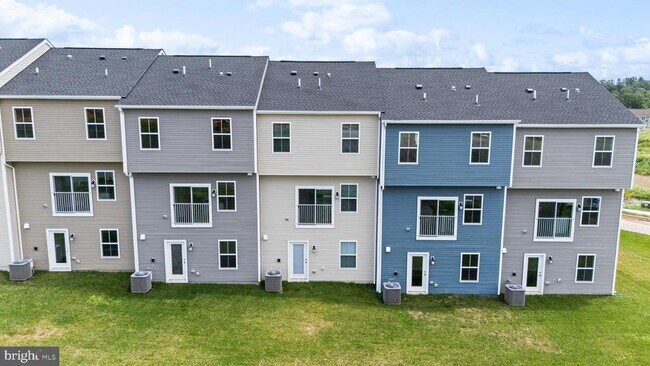 Photo - 105 Milburn Dr