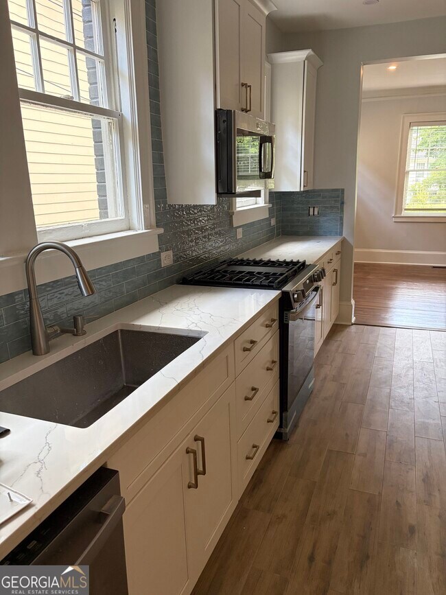 Photo - 886 Vedado Way NE