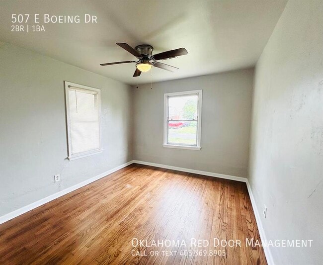 Photo - 507 E Boeing Dr
