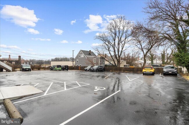 Photo - 38 Bloomsbury Ave