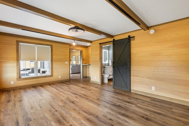 Photo - 386 S Hill Rd