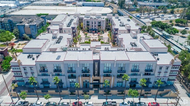 Building Photo - 360 W Ave 26 Rental