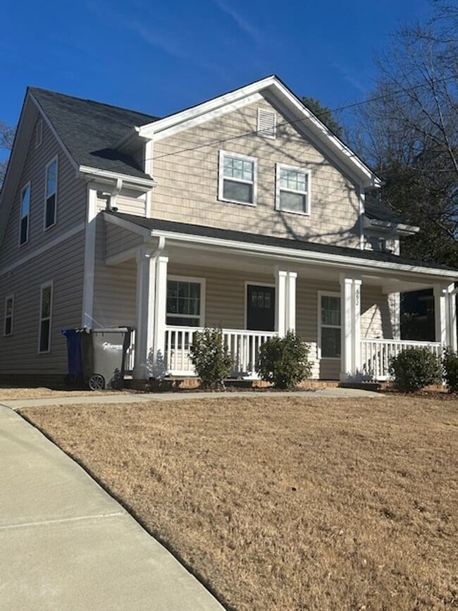 592 Farley Ave