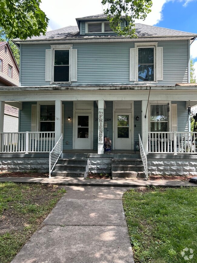 Building Photo - 2109 N 10th St Rental
