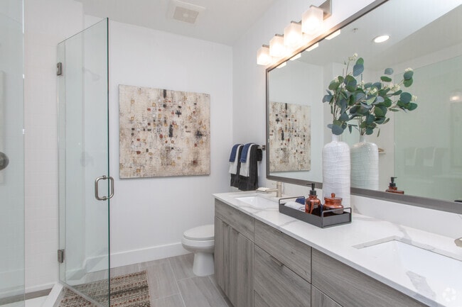 2BR, 2BA - 1166SF