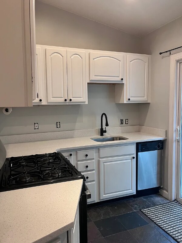 Photo - 4549 Baker St