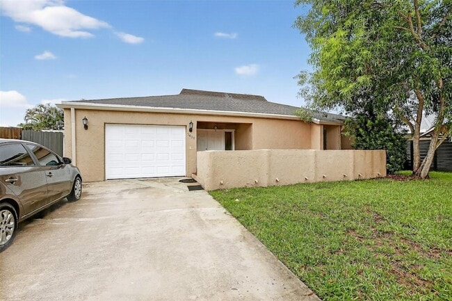 Building Photo - 9430 SW 49th St Rental