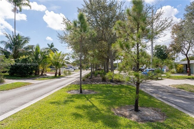 Photo - 5464 NE 3rd Ave