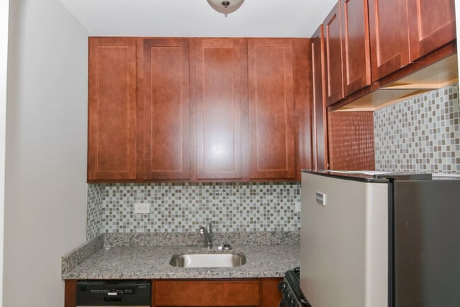 Photo - 555 W Arlington Unit 706