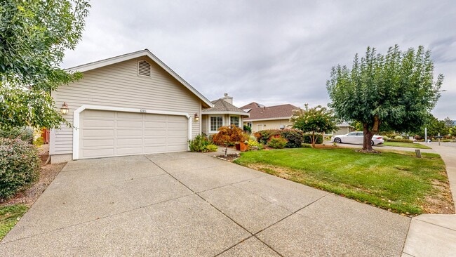Photo - 7971 Oakmont Dr