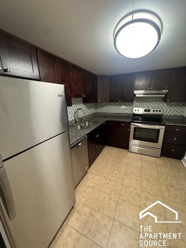 Building Photo - 525 N Quentin Rd Unit 304