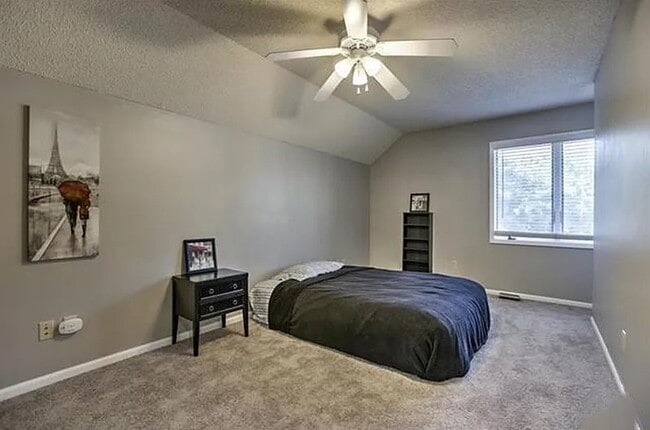 Photo - 203 Deerfield Ln