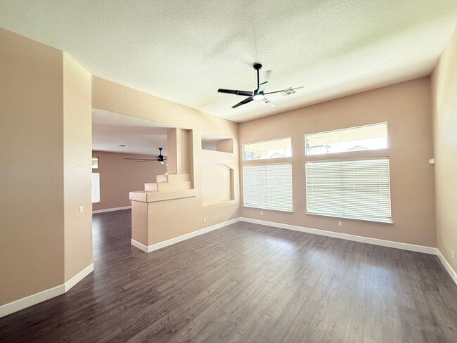 Photo - 275 Mascnap Ave