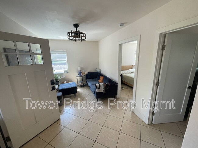 Photo - 4000 36th St