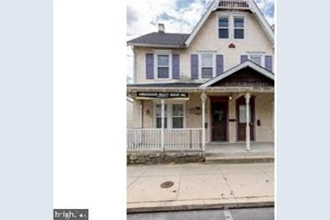 Building Photo - 628 E Lincoln Hwy Unit Apt1