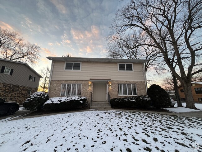 Building Photo - 9632 Erie St Rental